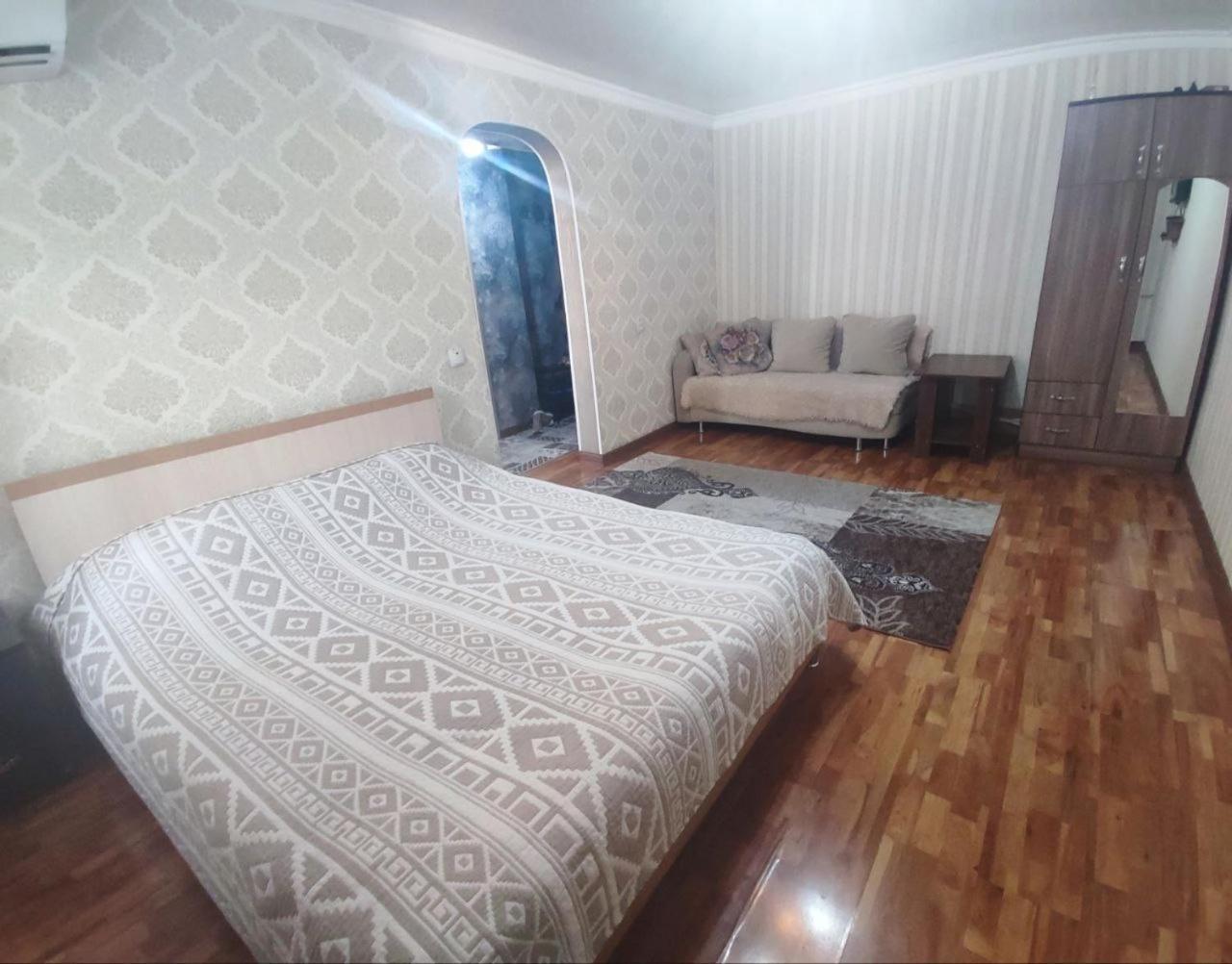 Ferienwohnung Комфортная Квартира Для 2Х Персон Bischkek Exterior foto