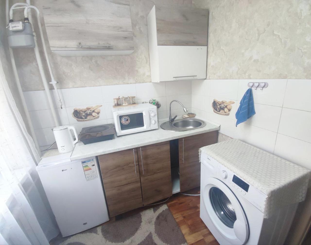 Ferienwohnung Комфортная Квартира Для 2Х Персон Bischkek Exterior foto